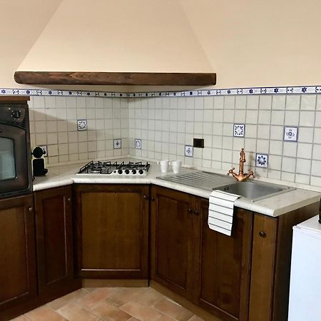 Casa Vacanze La Piazzetta Del Castello Montecalvello Exteriör bild